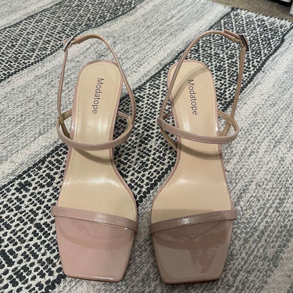 Nude strappy heel